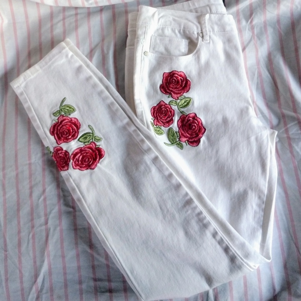 White Skinny Jeans with Red Roses